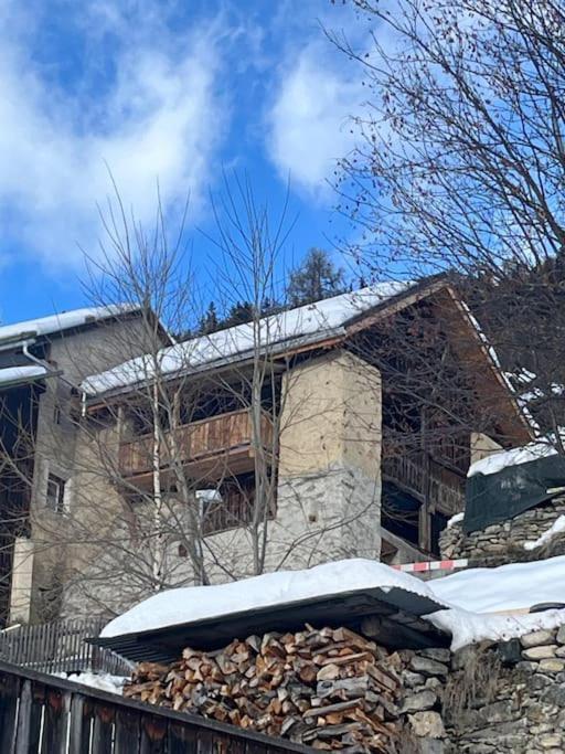 Bijoux In The Swiss Mountains Chalet